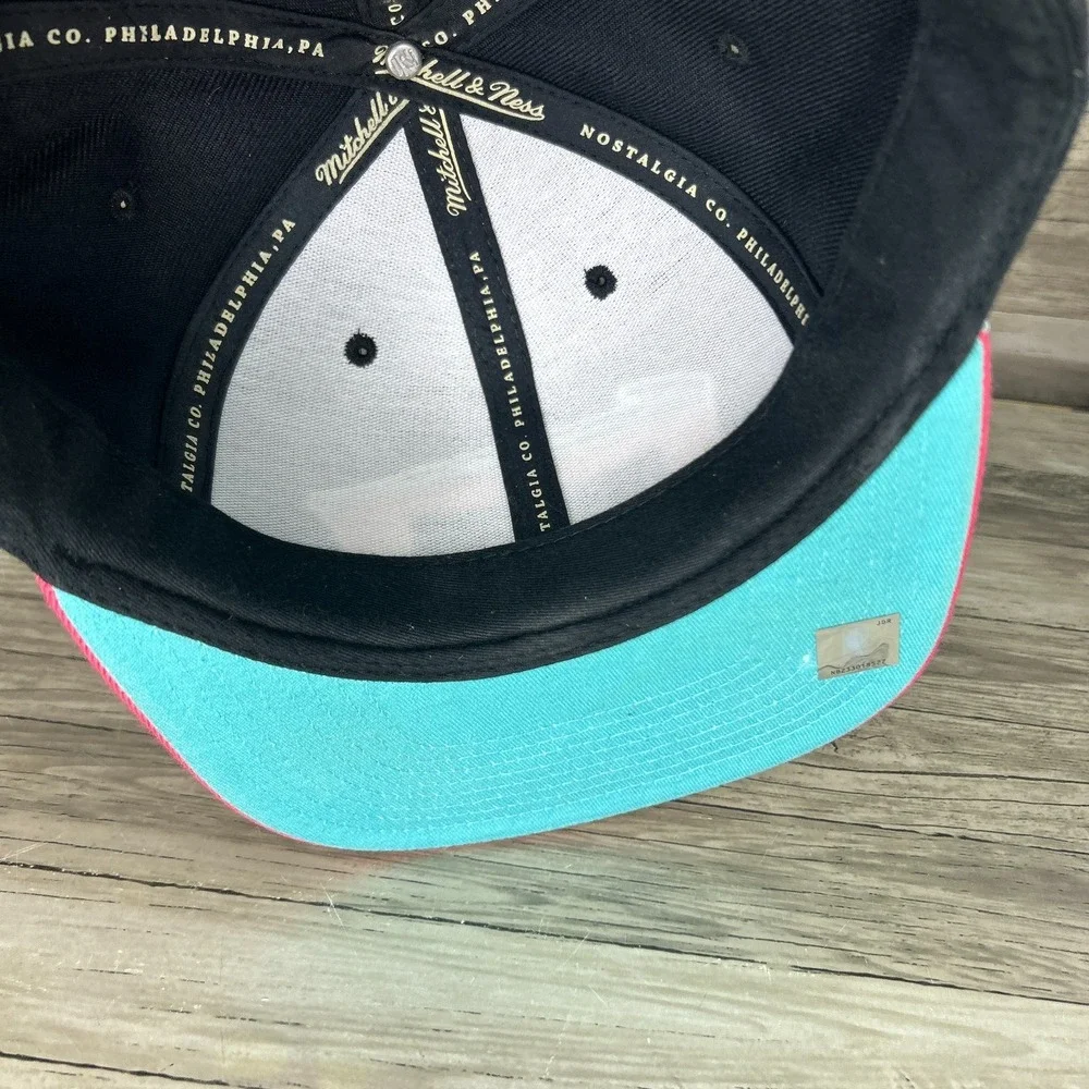 San Antonio Spurs SnapBack Hat Cap‎ Mitchell & Ness Hardwood Classic 2-Tone